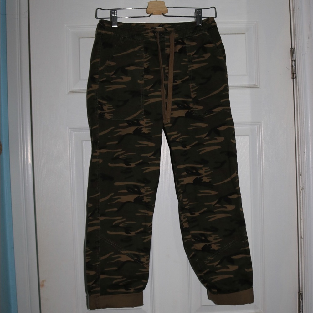 Camouflage joggers 💚